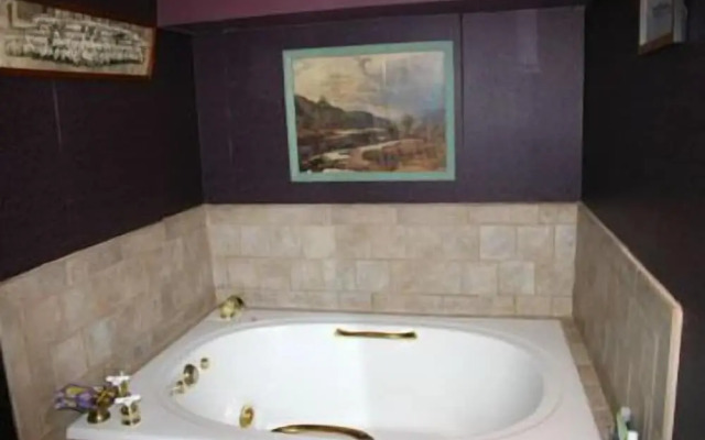 House of 1833 Bed & Breakfast & Gardens