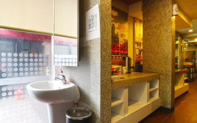 OYO 90244 Hotel Antara