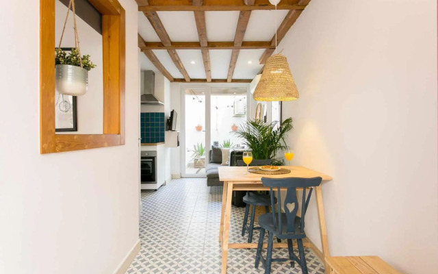 Bright Studio with Terrace in LX Factory- Center