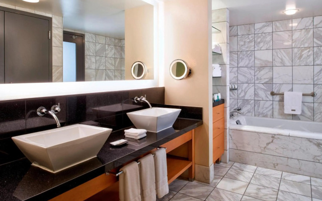 The Westin Detroit Metropolitan Airport