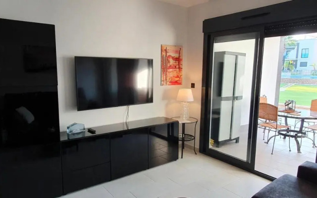 Penthouse Oasis Beach IV N  142