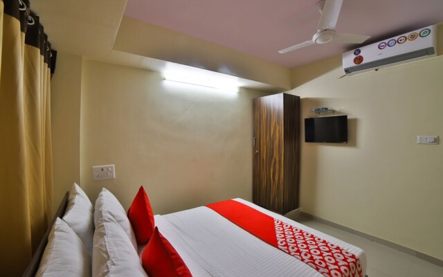 OYO Flagship 27974 Madhuram Arcade