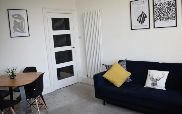 NEW Superb 2BD Flat in Holyrood Edinburgh