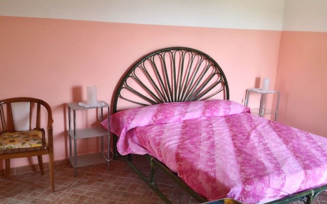 Room-michelangelo House, Mono