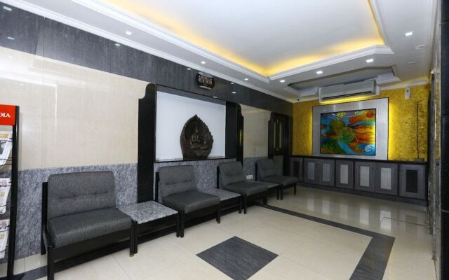 OYO 5319 Hotel Navaratna