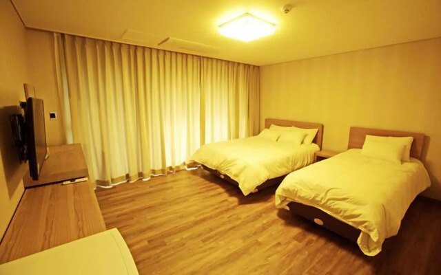Suave Hotel