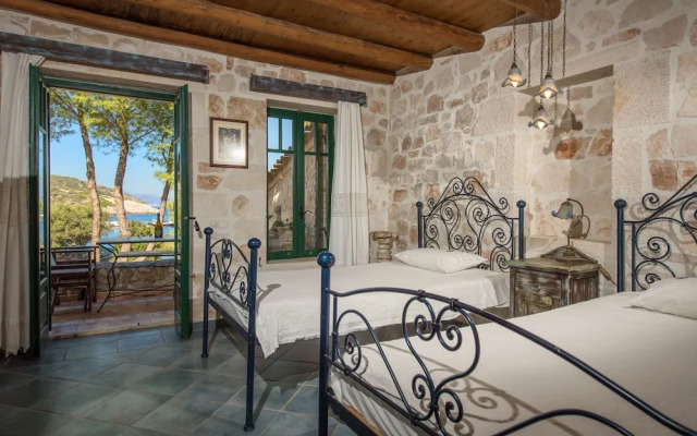 Nobelos Seaside Lodge