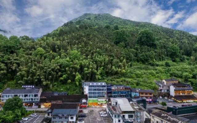 Fubon Homestay (Fanjingshan Scenic Area East Gate)