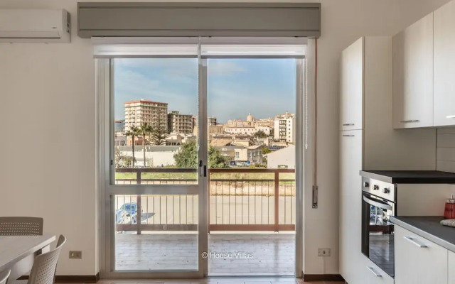 Iris Apartment in Noto