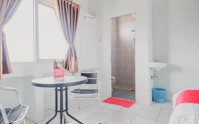 RedDoorz @ Jalan Pangeran Antasari Lampung 2