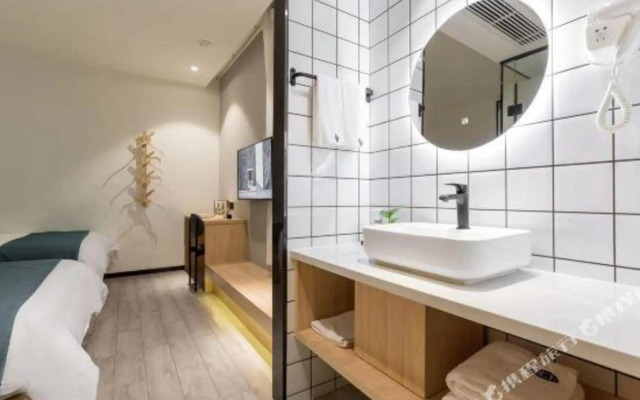 Changee Hotel (Shanghai Anting Auto City)