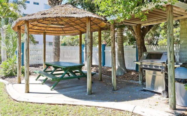 White Crest Apartments