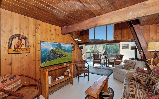 Yosemite Pines Cabin - Sleeps 8