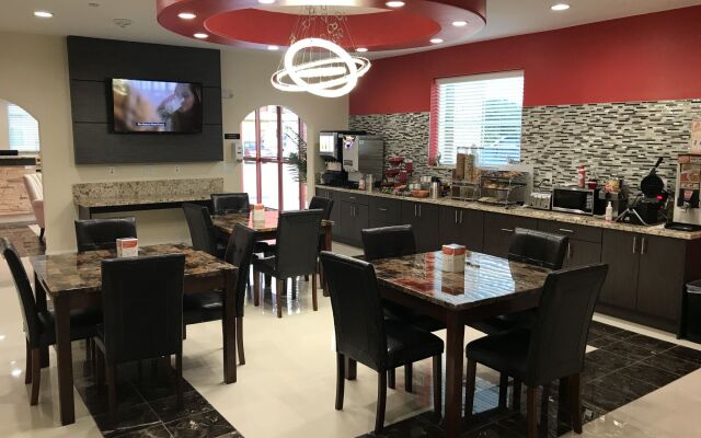 Econo Lodge Inn & Suites Houston Willowbrook