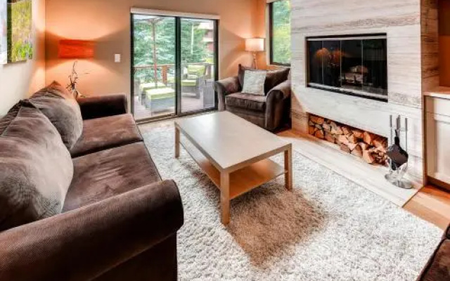 Four-Bedroom Family Friendly House with Chef's Kitchen - фото 5