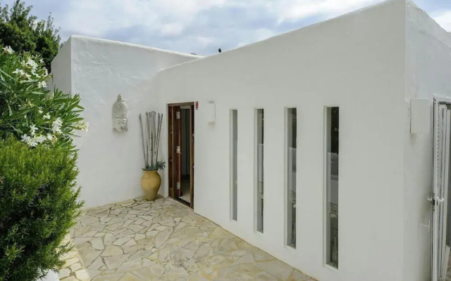 Tranquil Villa With Private Pool