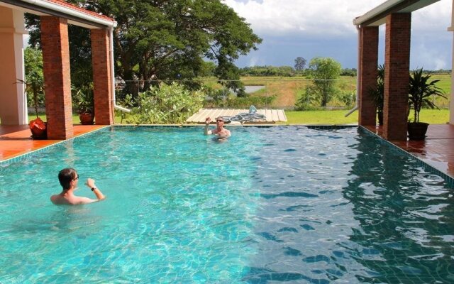 BaanNakaow Guesthouse