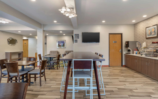 Best Western St. Clairsville Inn & Suites