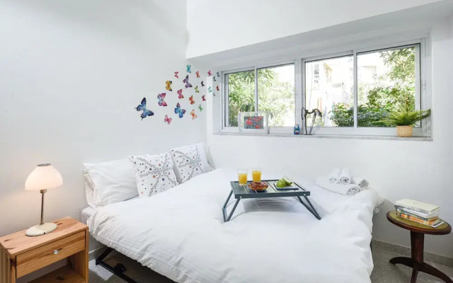 Tranquil Garden Retreat by Sea N Rent