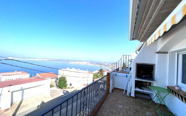 Bonito apartamento con vistas al mar y piscina