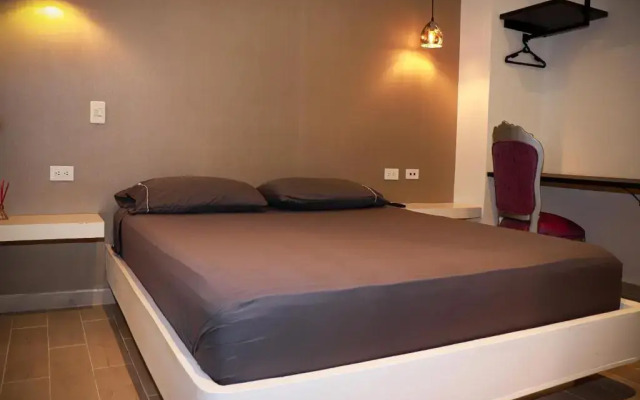 Hotel 14-04