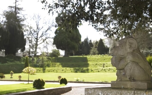 Somerton Court Country House