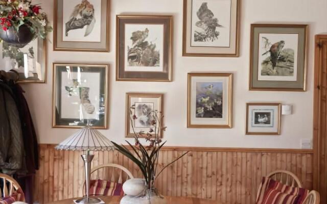 Little Red Rooster Rest and Spa