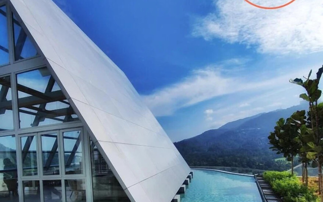Windmill Upon Hills Genting by Widebed