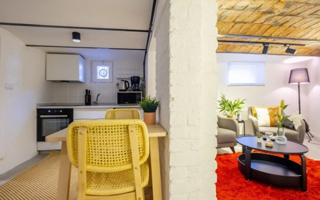Vibrant Flat 5 Minutes Walk to Istiklal in Beyoglu