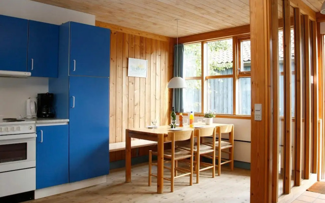 6 Person Holiday Home in Vaeggerlose