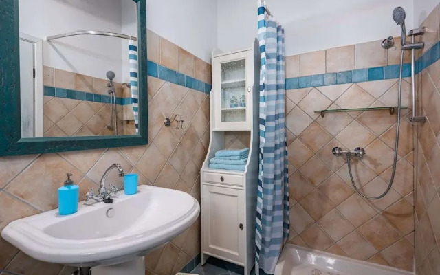 Beautiful Villa With Swimming Pool and Fenced Garden