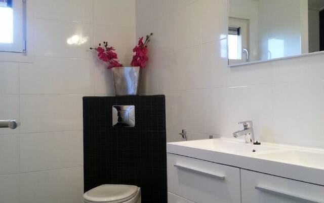 Tidy Furnished Chalet With a Dishwasher