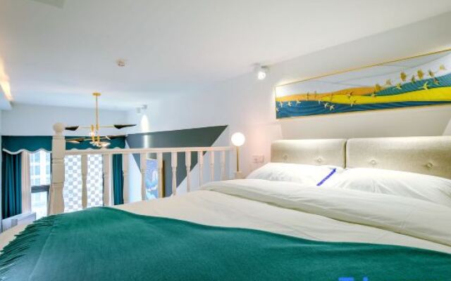 Colour Hotel (Nanchang west station)