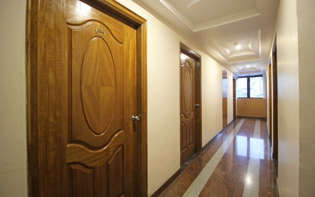 OYO 8646 Hotel Pioneer