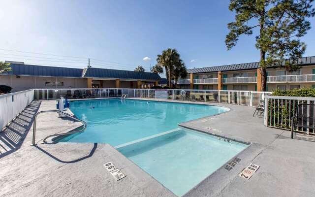 Quality Inn & Suites Conference Center