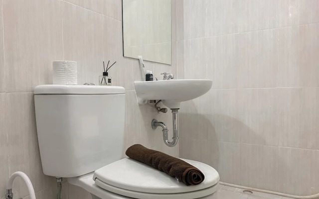 Homey And Modern 2Br At Marina Ancol Apartment