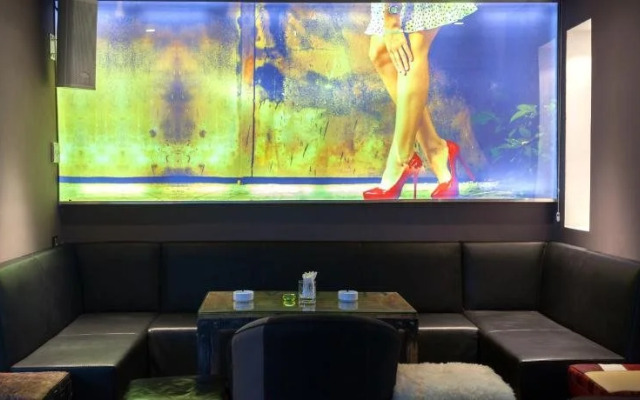 Business Hotel