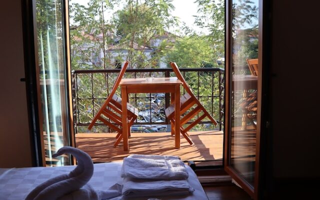 Akhan Guest House
