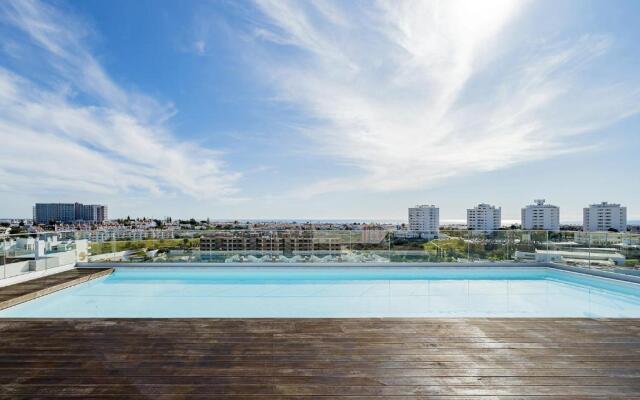 Modern 2 Bed Apartment - Albufeira - Roof Top Pool