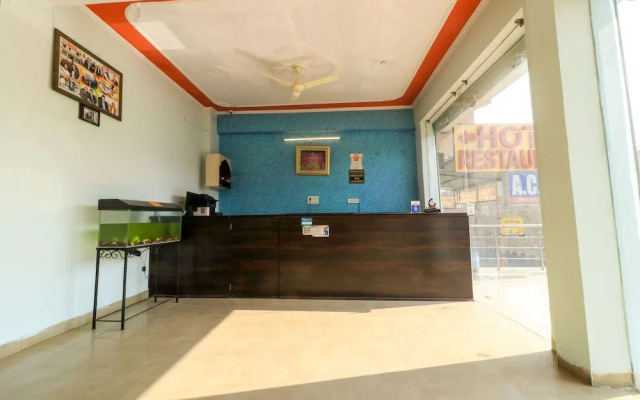 OYO 24228 Hotel Hans