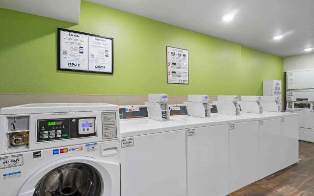 Extended Stay America Select Suites - Tampa - Northeast