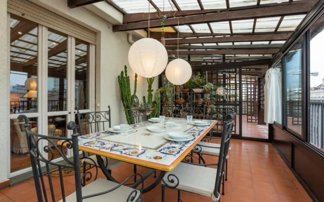 Una Suggestiva Terrazza su Piazza Solferino
