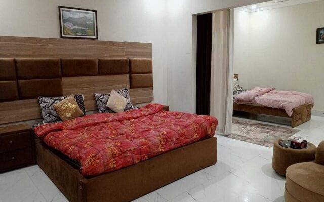 Royal Palace Guest House E-11