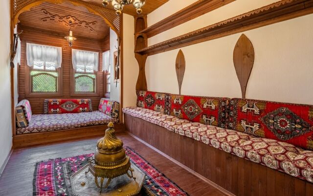 Yoruk Ali Konagi ve Yayla Evleri