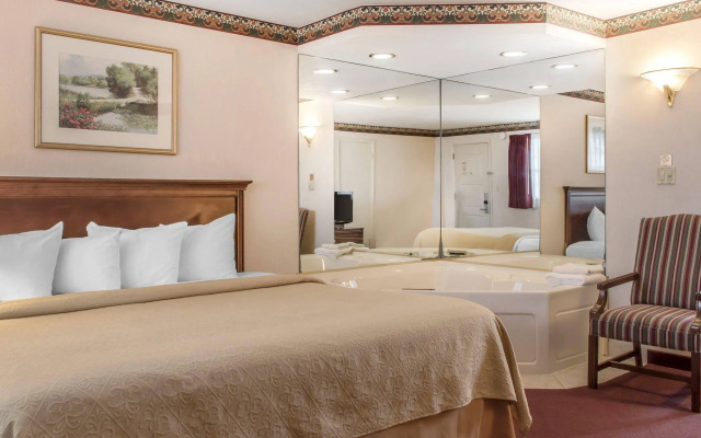 Quality Inn Breeze Manor