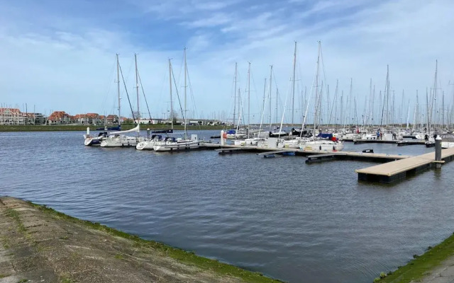 Beautiful Apartment on the Marina