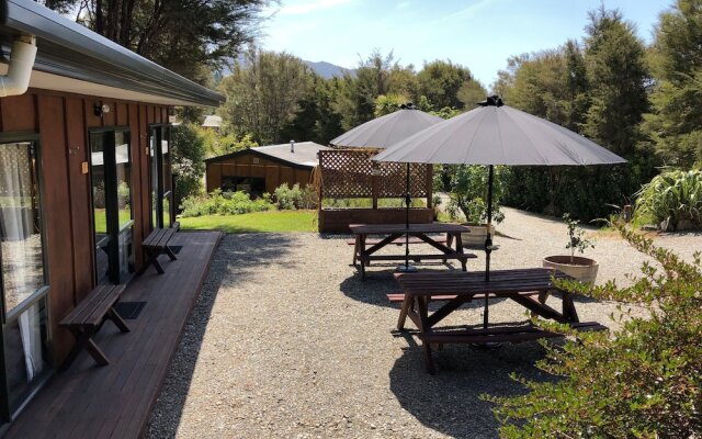 Kanuka Ridge Lodge and Backpackers