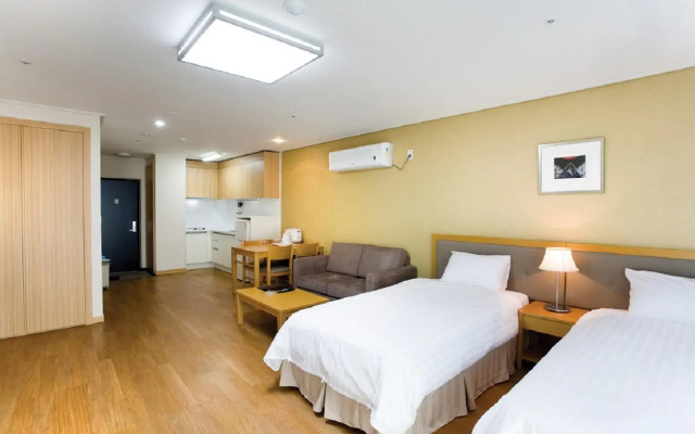Mayhills Resort