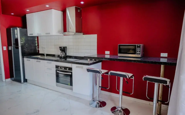 Modern 1-bedroom-apartment 2 km From Eagle Beach