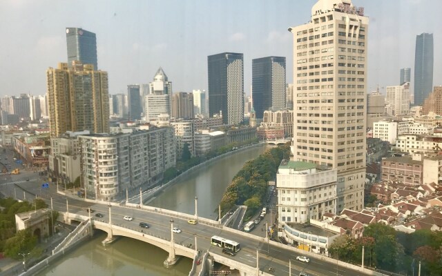 The Bund Riverside Hotel